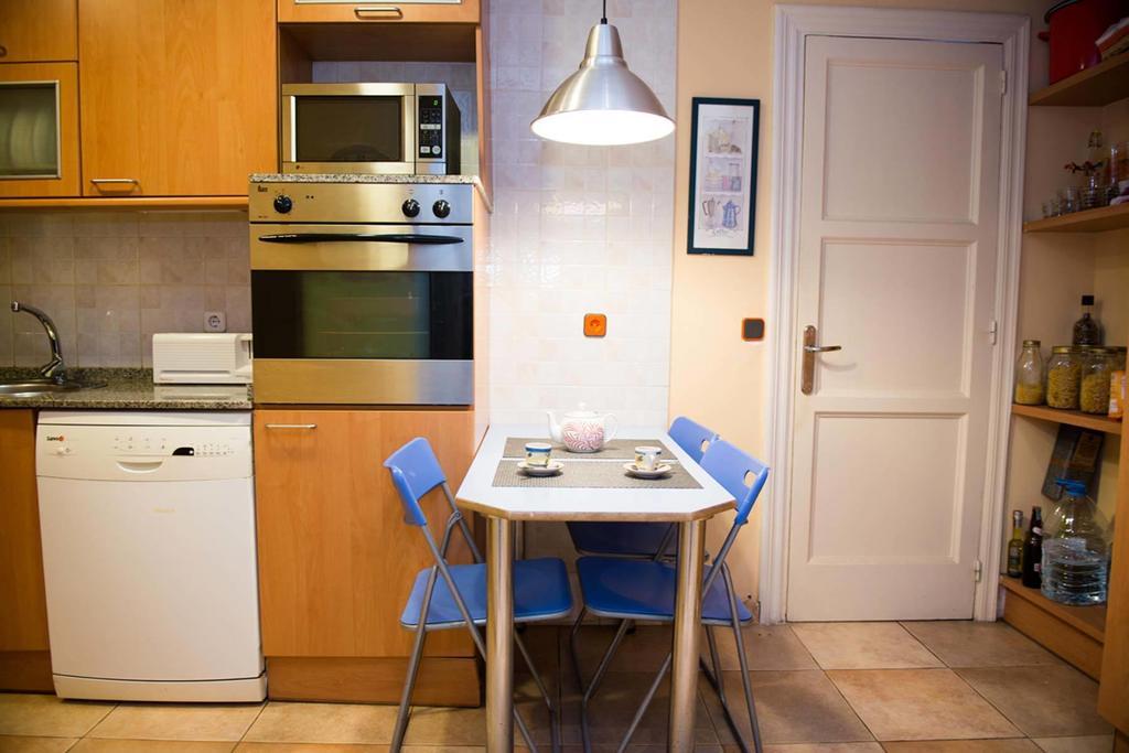 Lovely Apartment At Park Gueell Barcelona Zimmer foto